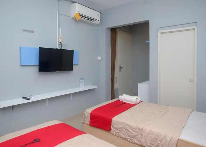 Reddoorz Near Malioboro Tugu Station Jogja 2